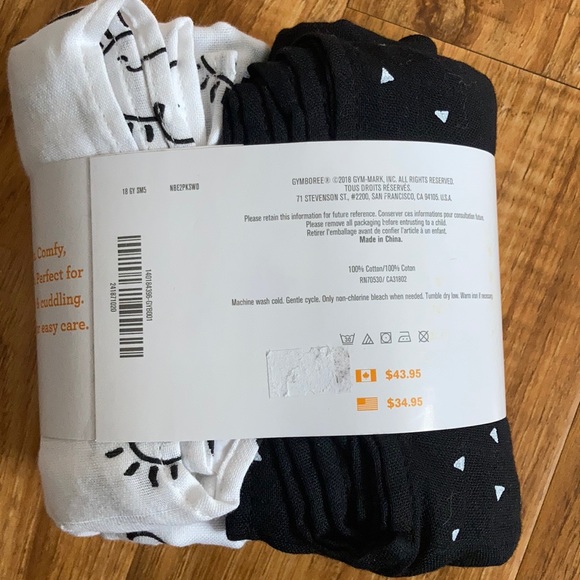 Two-pack of light swaddle blankets - Picture 2 of 2